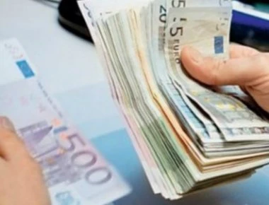 Τα αναδρομικά που αντιστοιχούν στους ένστολους, γιατρούς κι άλλους δημόσιους υπαλλήλους